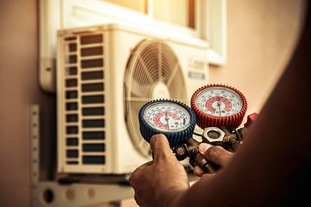 Professional Hvac technician working in Palmyra, NJ